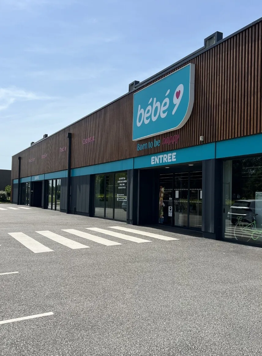 Façade du magasin bébé 9